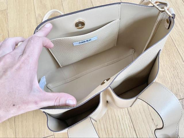 【ファッションセンター　しまむら　ポケット2wayショルダーバッグ】内ポケットは1つですが、外ポケットは容量たっぷり