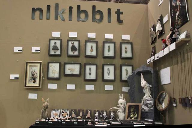 「nikibbit」のブース。壁の色までこだわった雰囲気のある展示です。