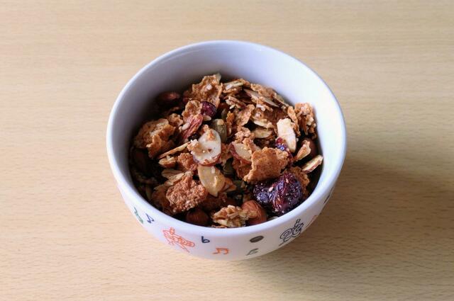 【コストコ　モーニング・サミット シリアル　1kg　2678円】大きめのナッツやドライフルーツがゴロゴロ