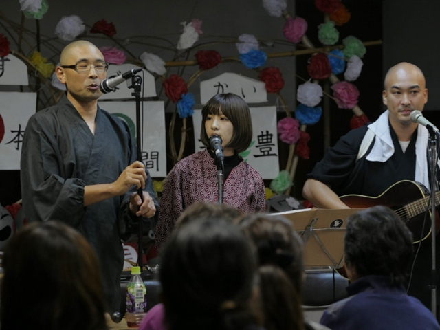 超カオスな対バン「坊主バンドvs.牧師ROCKS」の模様