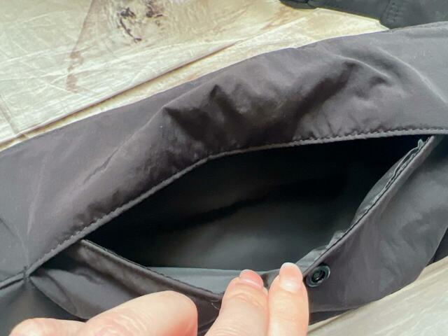 フロントにポケット付き