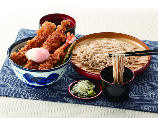 『たれづけ大江戸天丼（半熟玉子のせ）サービスセット』みそ汁付き