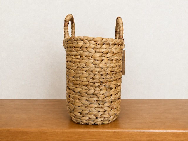 【無印良品 ウォーターヒヤシンスバスケット】サイズは約幅37×奥行18.5×高さ26cm。マチもしっかりあります
