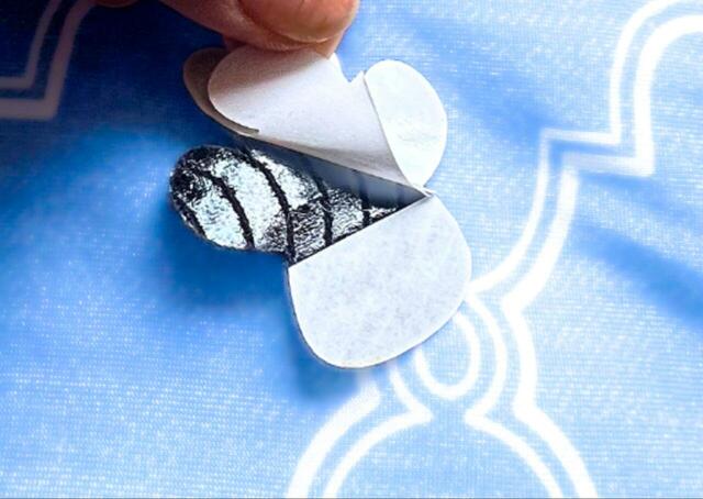 【PAW WING 犬用パッド】スリットが入っているので、剥がしやすいのもGOOD!