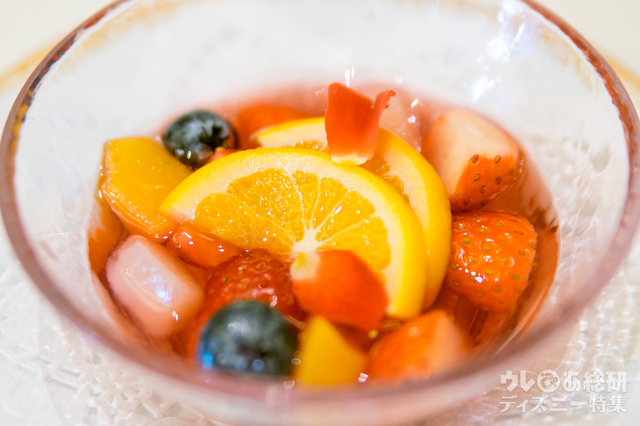 フルーツポンチ｜“ミニーのプレシャスモーメント・ウィズ・ユー”ランチブッフェ／ディナーブッフェ｜東京ディズニーランドホテル「シャーウッドガーデン・レストラン」