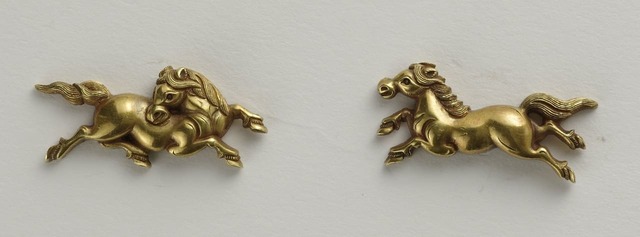 【いきもののかたちー一橋徳川家資料のどうぶつたちー】「馬図目貫」当館蔵（一橋徳川家記念室）