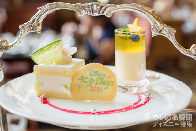 しっかりメロンのメロンのショートケーキと　パッションフルーツのムースとマンゴーゼリー“ディズニー七夕デイズ” アフタヌーンティーセット