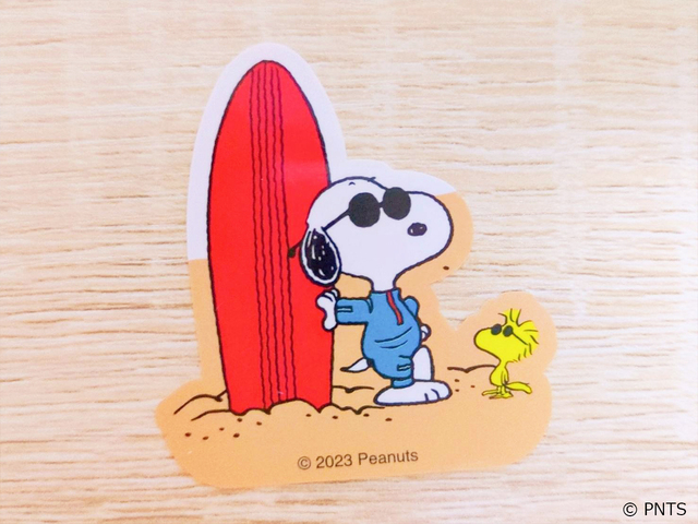 【ジョイフル×スヌーピー ステッカー5枚セット「SEA（あお）」】サングラスをかけたスヌーピーとウッドストック
