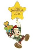 ピンバッジ 1,400円｜東京ディズニーリゾート「ディズニー・クリスマス」スペシャルグッズ｜販売店舗：東京ディズニーランド「ディズニー＆カンパニー」、東京ディズニーシー「ガッレーリア・ディズニー」｜発売日：2026年11月10日(火)