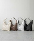 【ローリーズファームの春物バッグ売れ筋ランキング 2位】「ヤワラカルイ5ポケトートBAG」6,290円（税込）
