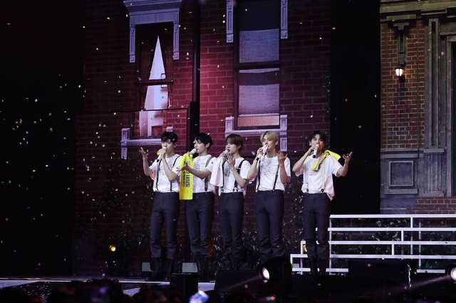 『2022 TOMORROW X TOGETHER FANLIVE MOA X TOGETHER』(P)&(C) BIGHIT MUSIC