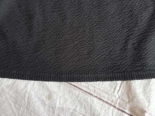 身頃は裏地なし。裏側も肌あたりが気持ちよく着心地抜群