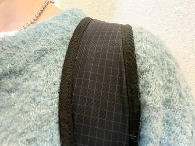 【無印良品 撥水リップストップリュックサック】ショルダーベルトのクッション性はありませんが、実際に使ってみると全く問題なし!