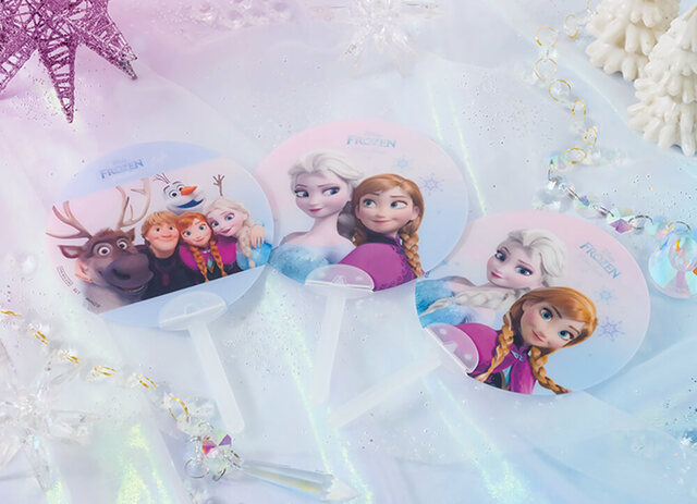 事前予約者限定カフェ利用特典オリジナルうちわ｜『アナと雪の女王』OH MY CAFE