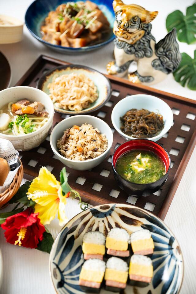 「ロイヤルホスト那覇国際通り店 朝食ビュッフェ」<期間:2026年4月3日〜>【沖縄初!朝食ビュッフェも楽しめるロイヤルホスト「ロイヤルホスト那覇国際通り店」が2026年4月3日にオープン!ご当地メニューもビュッフェに登場!】