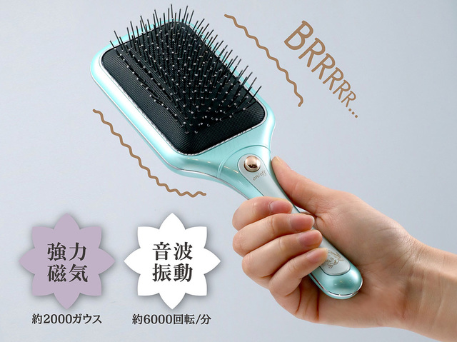 ブラッシングするだけで頭皮と髪のシンプルケアができるリセットブラシ