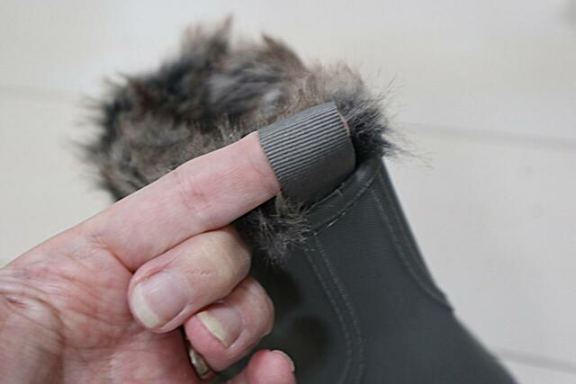 【ワークマン 防寒防水サファリシューズ】脱ぎ履きしやすいプルバック付き♪