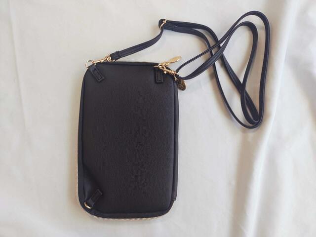 縦にする時は、上の部分２か所に取り付ける