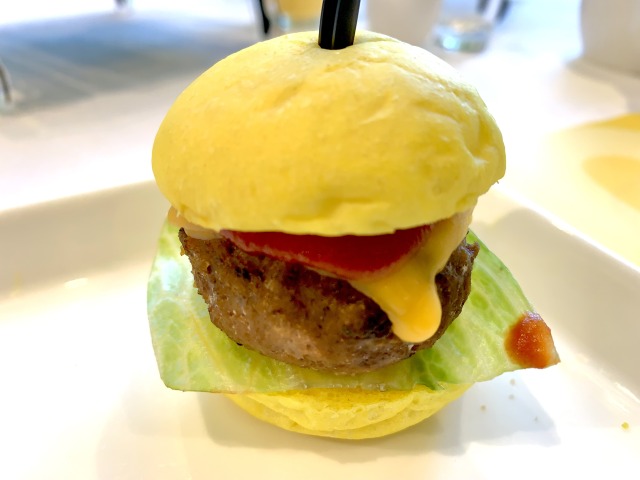 ケチャップたっぷりチーズスライダー