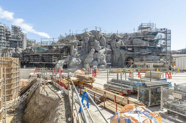 魔法の泉:「東京ディズニーシー・ファンタジースプリングスホテル」前(2022年6月撮影)