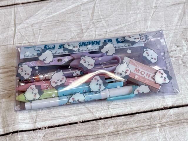 ペンやはさみが入るサイズ感がGood！