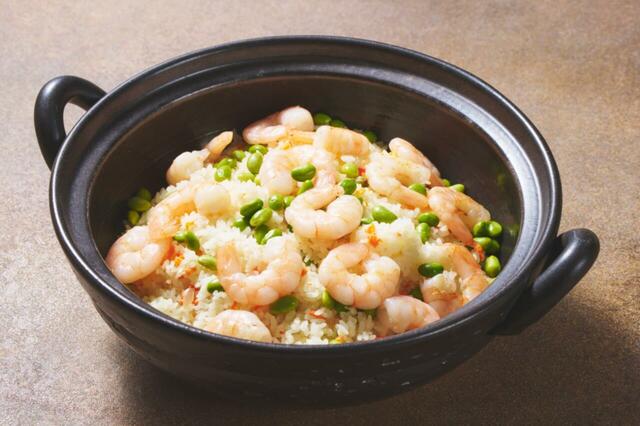 「海老と枝豆のバターライス」＜期間：2026年3月10日〜7月6日＞【【沖縄】進化した“至福の海老づくしビュッフェ”！「ヒルトン沖縄北谷リゾート」の大人気ビュッフェが3年連続で開催されます！】