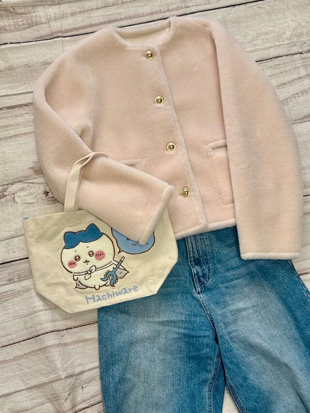 ピンクのファーコート×デニムのカジュアルスタイルに合わせてみました