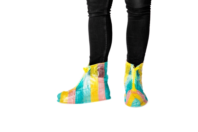 シューズカバー 300円(税込330円)