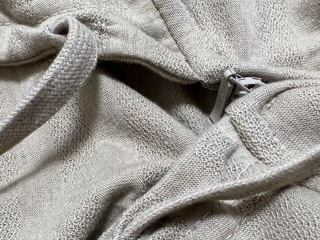 【ファッションセンターしまむら UVボーダーZIPPK】ファスナーは鎖骨より少し上まで上がる