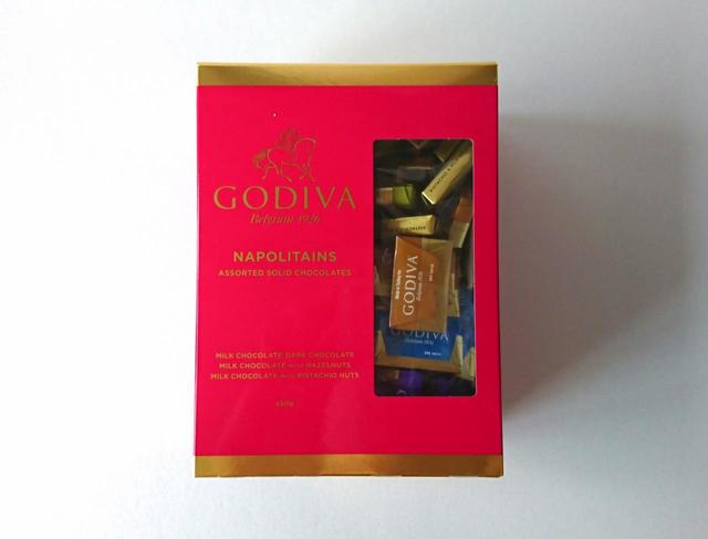 【ゴディバ ジャパン　ゴディバ ナポリタン　450g　1578円】色鮮やかな赤いパッケージが目を引く