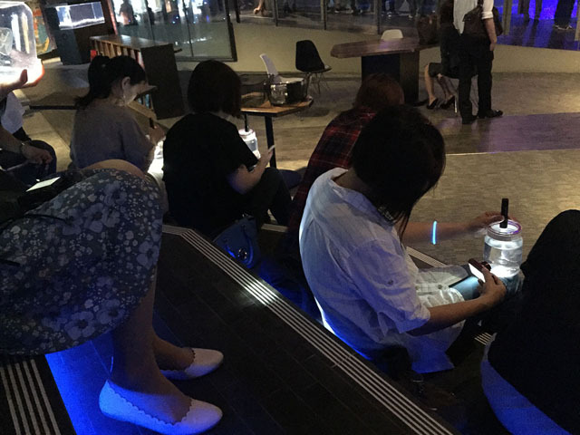 美しい! 「蜷川実花×クラゲ」の超幻想世界