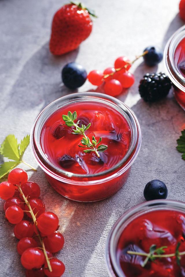 ミックスベリーとエルダーフラワーのゼリー