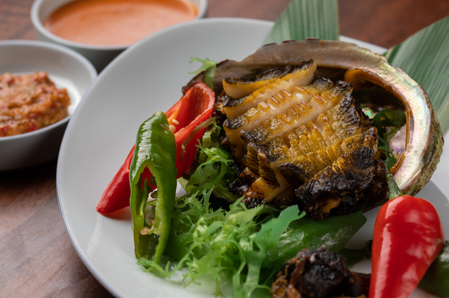 国産 黒鮑と京都夏野菜のスパイシーソース