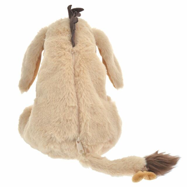 イーヨー ぬいぐるみ風ペンケース White Pooh 2022 3,520円