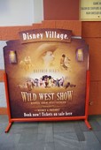 ディズニービレッジのショーレストラン「WILD WEST SHOW」の広告
