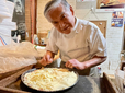 【トニーズピザ】ピッツァ職人歴56年の藤原亀吉さん。店のスタッフには、「マスター」と呼ばれている