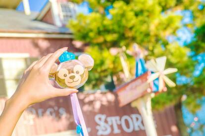 ディズニー最新グッズ】ダッフィー20周年「カチューシャ＆ホルダー」に