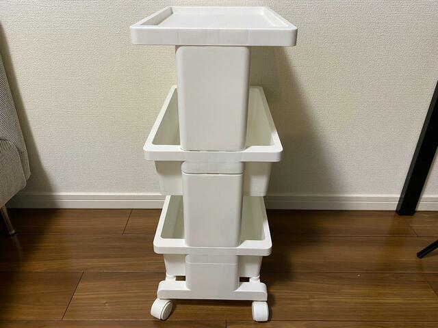 【ニトリ 軽くて組み立て簡単テーブルワゴン】ホワイトならインテリアにも馴染みやすい