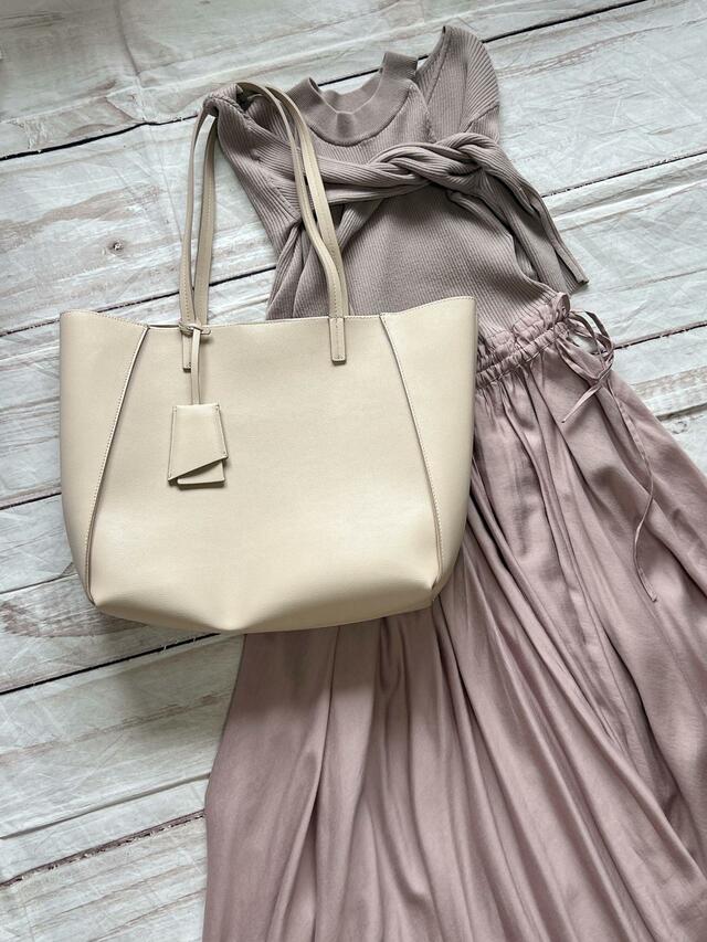 リゾートを意識したワンピーススタイルにも◎