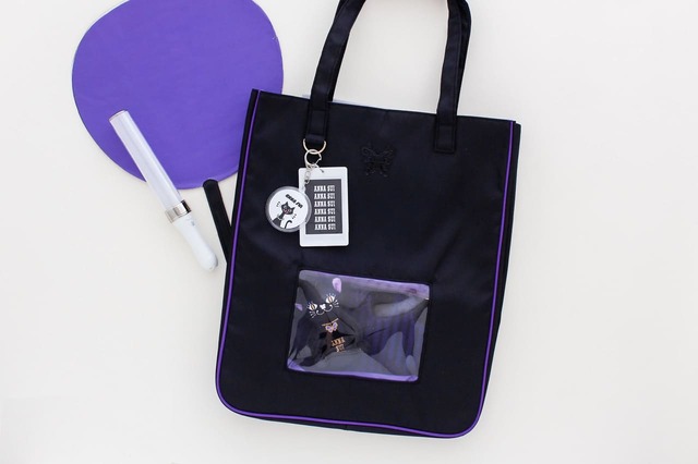 【ANNA SUI】前面クリア仕様で“見せる収納”が可能な仕様