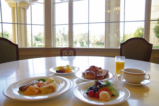 シャーウッドガーデン・レストラン朝食