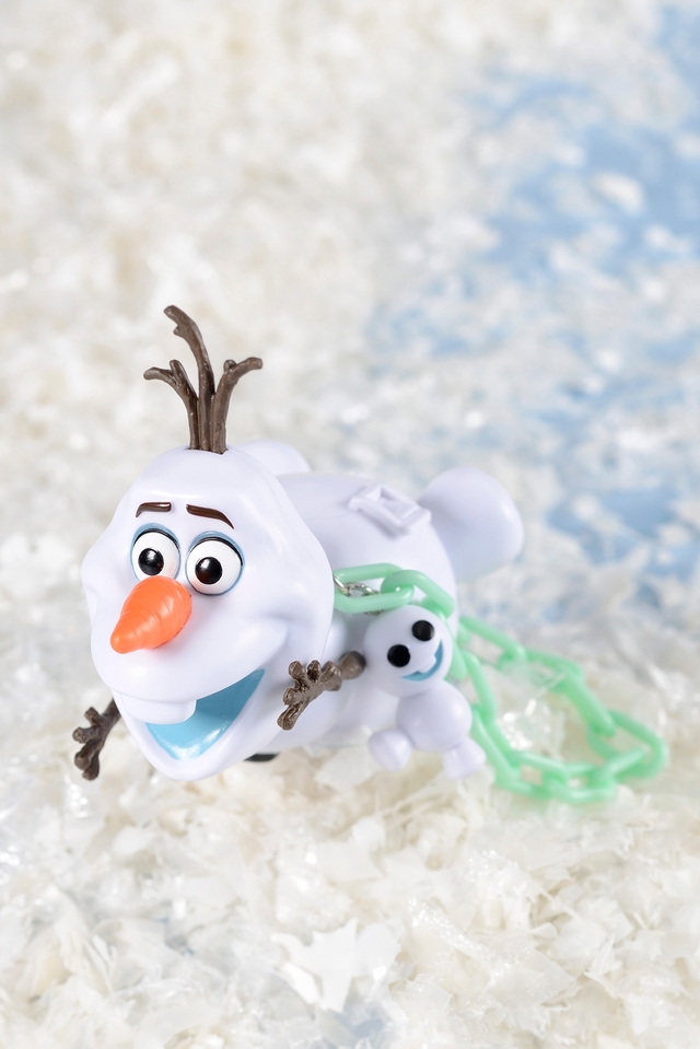 グミキャンディー、ミニスナックケース付き 880円