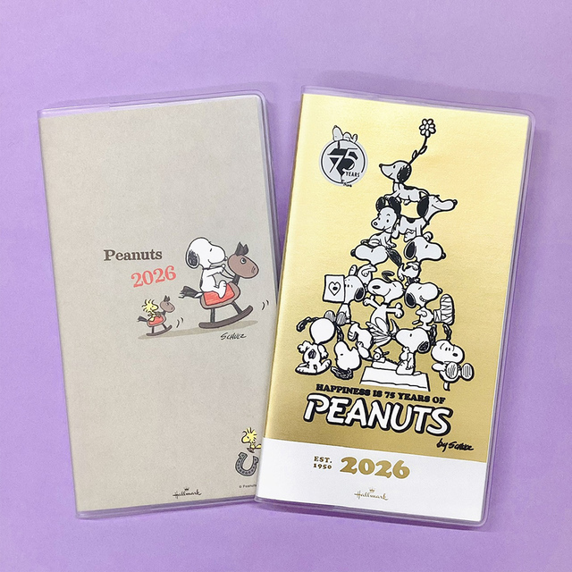 【PEANUTS 2026カレンダー＆ダイアリー】スリムダイアリー（75周年記念デザイン）：968円（税込）／スリムダイアリー（新デザイン）：902円（税込）