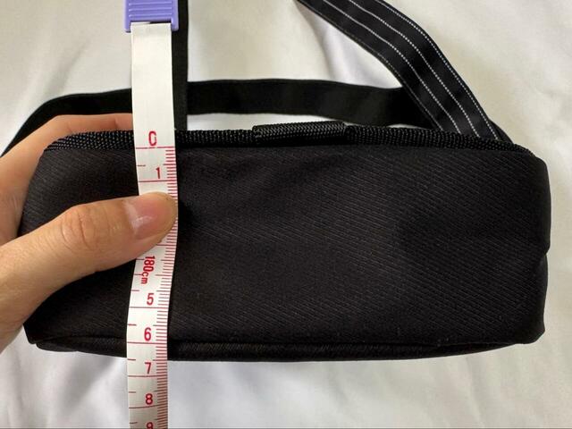 【adidas ウォバッシュ スモールアイテムバッグ】サイズは約縦20×横16×マチ6cm。容量は約2.75 Lです