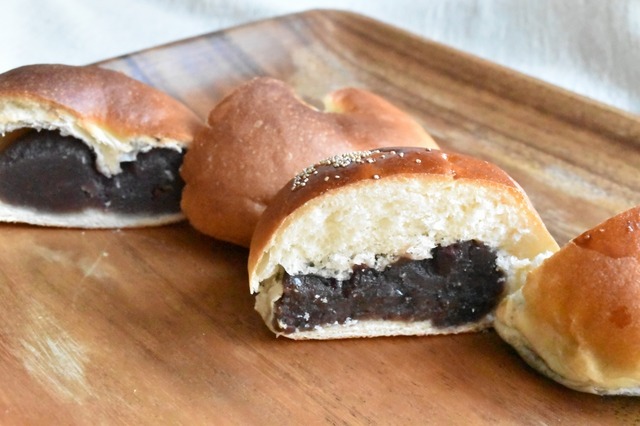 ナカヤのあんぱんはどちらも根強い人気を保つ