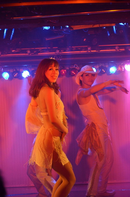 はとバスソロ活体験／黒鳥の湖・ショータイムの模様