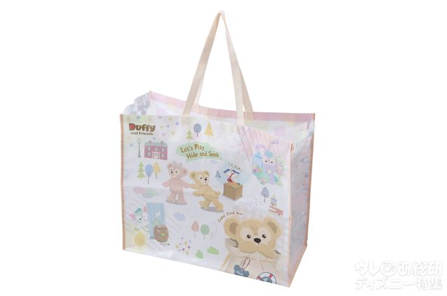 ショッピングバッグ ¥1,000 ※幅約60.5cm、高さ約52.5cm、マチ約25cm（Lサイズ）｜「ダッフィーたちのかくれんぼ（Let's Play Hide and Seek）」
