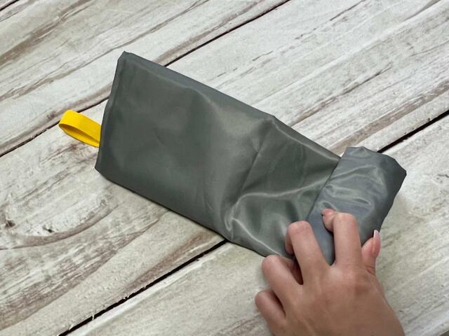 【まとめ方3】ゴムバンドの方向にくるくると丸めていき…