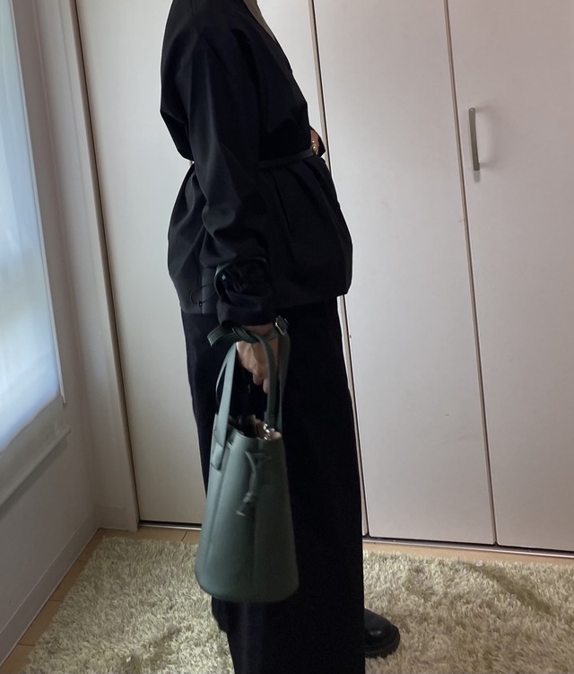 【ワークマン レディースストレージストレッチスカート】厚手の素材ですがよく伸びて歩きやすい