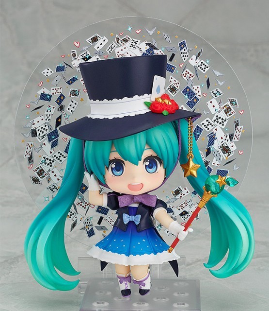 かわいらしい笑顔にお座りポーズも！「ねんどろいど 初音ミク マジカル